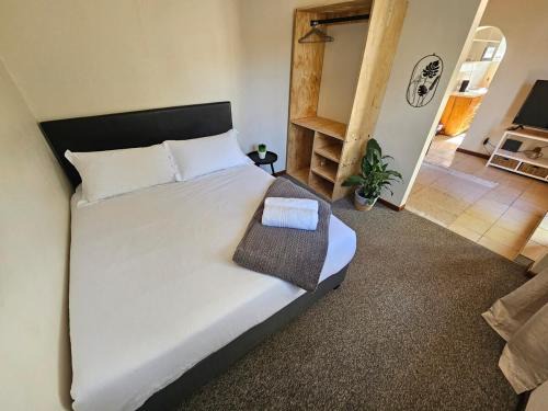 Walmer Apartment | Self catering unit near Airport Beach St George's Park