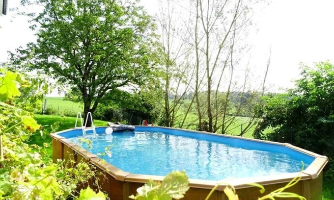 Plombieres-les-Bains Apartment | Self-contained apartment - green landscape (pets welcome)