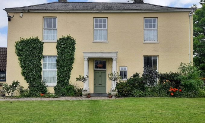 Winterton-on-Sea Apartment | Self Contained apartment in Winterton Hall