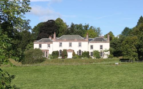 Melrose House | Self-contained wing of large country house