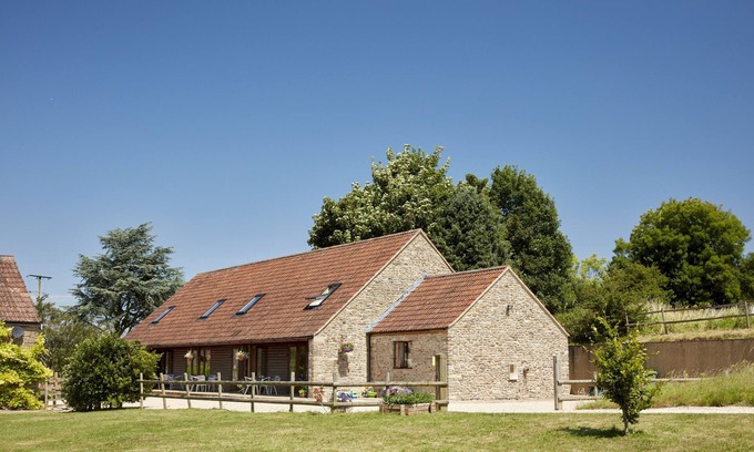 Frome Cottage | Selwood Cottage; A rural retreat on the outskirts of Frome, near Longleat Safari Park and Bath!
