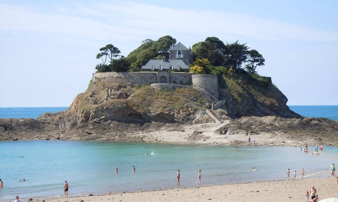 Saint-Meloir-des-Ondes House | Semi-detached house, St. Méloir-des-Ondes