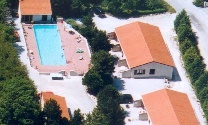Revel House | Semi-detached house with pool access, Lac de St Ferréol beach
