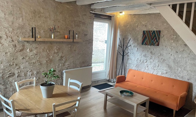 Baule Condo | Semi-detached house combining old-world charm and modern comforts