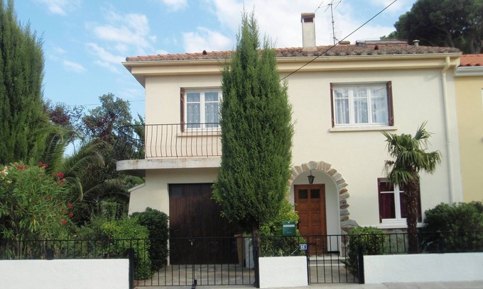 Saint-Genis Villa | Semi-Detached Villa in village