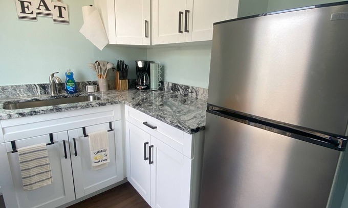 Seminole Apartment | Seminole Studio Near beautuiful Beaches!