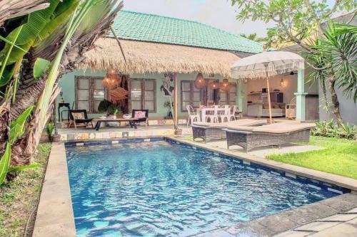 Sunset Road Villa | Seminyak Beach Seasalt Hibiscus Villa VH