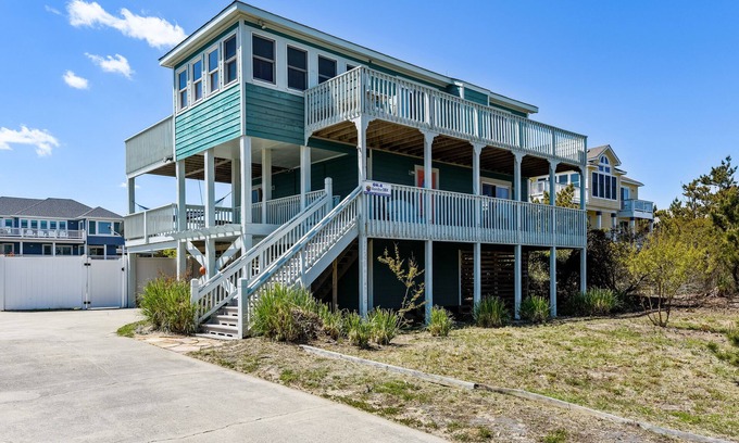 Ocean Hill House | SEMIOCEANFRONT OCEAN VWS! Pool, HotTub, fenced yard for dogs! 25%Off