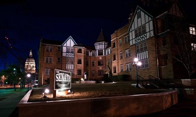 Topeka Hotel | Senate Luxury Suites