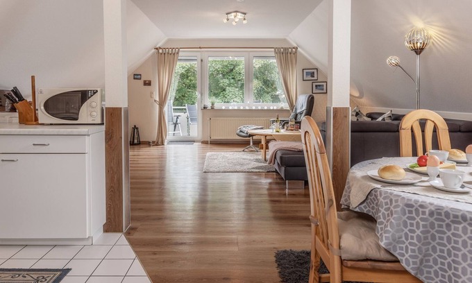 Harlesiel Apartment | Sensational in every respect: the upper floor apartment offers space for 2 to 3 people.