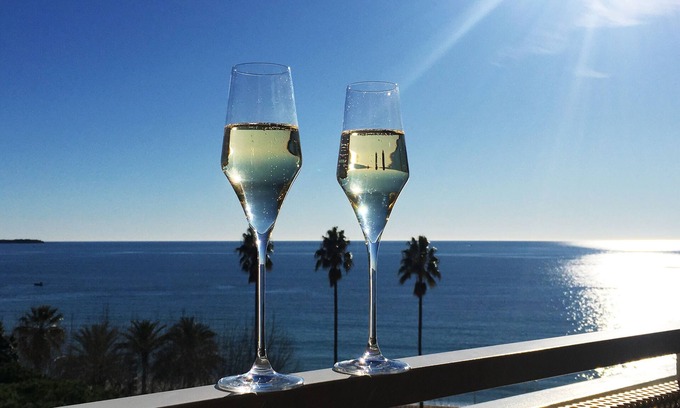 Le Suquet Apartment | Sensational sea view, at the foot of the beaches and the port of Cannes
