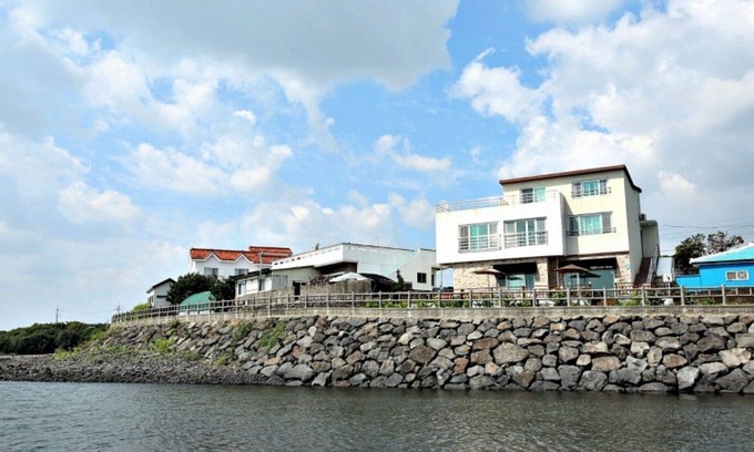 Pyoseon House | Seogwipo Hesede House Pension