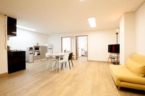 Cheongpa-dong Apartment | Seoul Station Ivy House