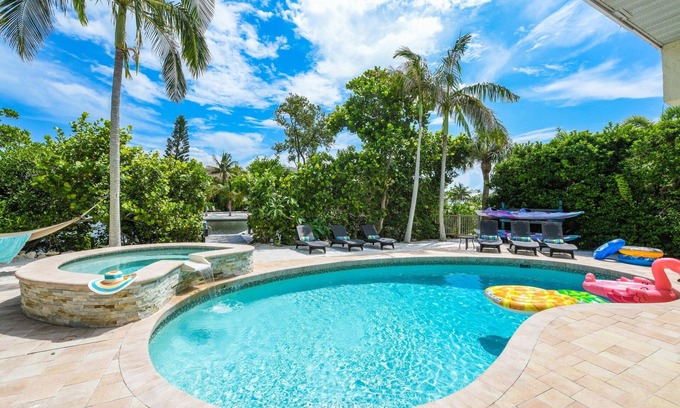 Anna Maria House | Sept Deal 250/nt plus fees/taxes - Canal/Hot Tub/Htd Pool/Dock/AMIHomeRental