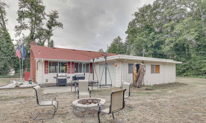 Sequim House | Sequim Vacation Rental w/ Private Pool & Fire Pit!