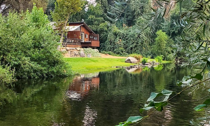Three Rivers Cabin | Sequoia River Cabin ~ Romantic Rustic Retreat on Kaweah River ~ Close to Sequoia
