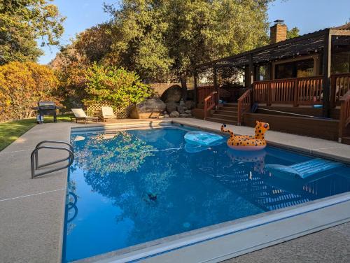 Three Rivers House | Sequoia Zen River House