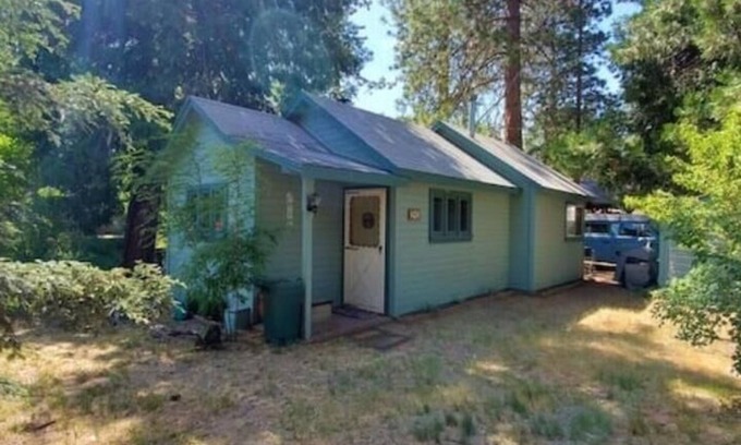 California Hot Springs Cabin | Sequoias Creekside2/Cozy Garden Cabin