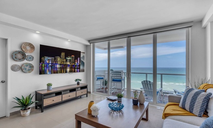 Mid Beach Apartment | Serena Miami Beachfront 2 BRS Direct OceanView w Parking