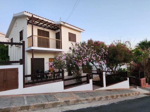 Pomos House | Serena Vacation Home