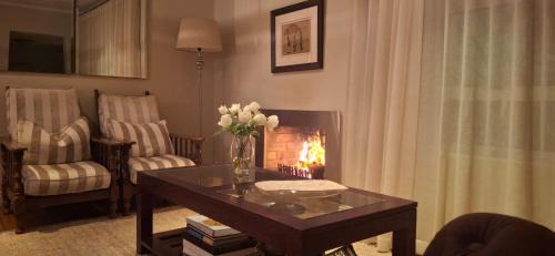 Die Boord House | Serendipity - 3 Bedroom home, jacuzzi & inside barbecue