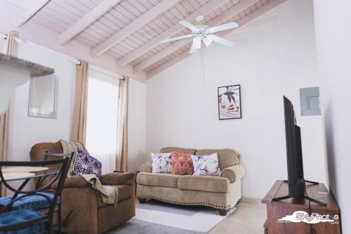 Charnocks House | Serendipity in The Villages