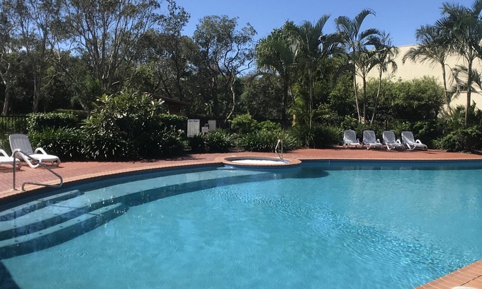 Marcoola Apartment | Serene 3BR Beachfront Retreat – Relax & Reconnect