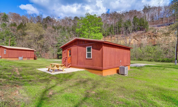 Serene Beattyville Cabin: 24 Mi to Red River Gorge 【 MAY 2024 】 in ...