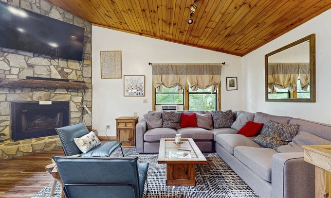 Maggie Valley Cabin | Serene cabin with mountain views, gorgeous golden hour ambiance & decks