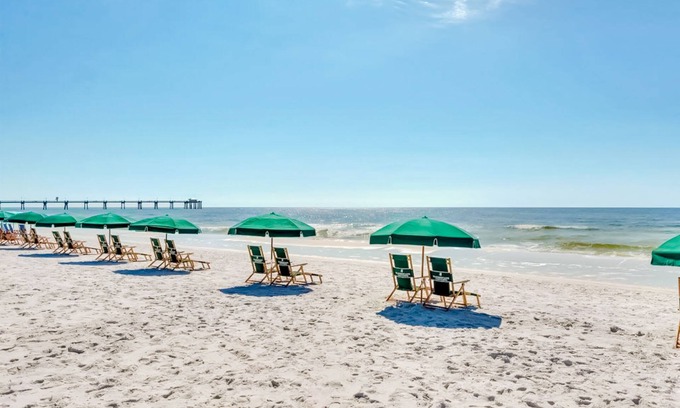 Fort Walton Beach Condo | Serene condo with washer/dryer, outdoor pool, hot tub, gym, balcony, central AC