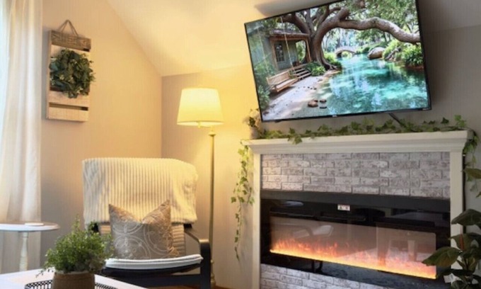 Anderson Other | Serene Country Loft | Sleeps 5