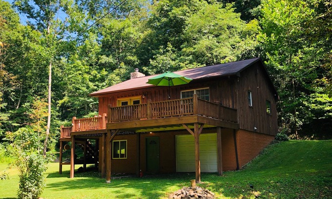 Renick Cabin | Serene, Cozy Cabin Nestled on the Greenbrier River Trail.