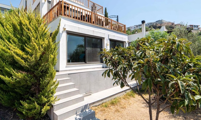 Koyunbaba Villa | Serene Flat w Sea View and Garden 3 min to Beach