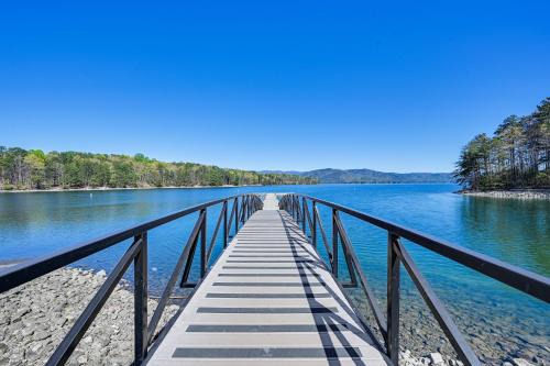 Salem House | Serene Home Between Lake Jocassee and Lake Keowee!