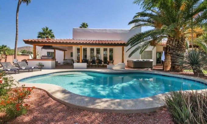 Paradise Gardens House | Serene Home | Heated Pool & Games