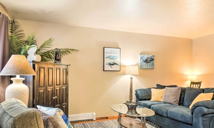 Kenai Condo | Serene Kenai Condo < 4 Mi to Kenai Beach!