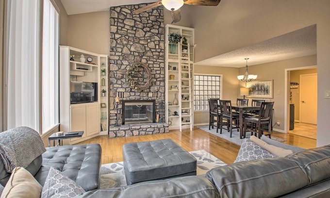 Mid America House | Serene Lake Hamilton Hideaway w/Private Dock