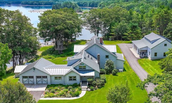 Penobscot House | Serene Luxury Coastal Retreat, Dock, Kayaks, Fishing, Wildlife, Exceptional View
