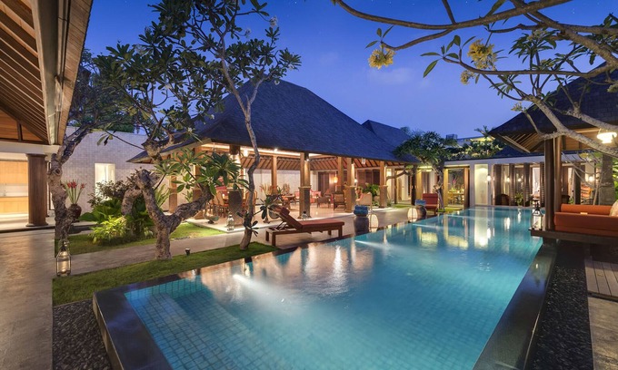Laksmana Villa | Serene luxury in lush gardens — Bali Villa 1124