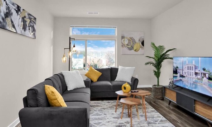 Fairfax Apartment | Serene & Modern 2Bed | Fairfax, VA |Free Parking