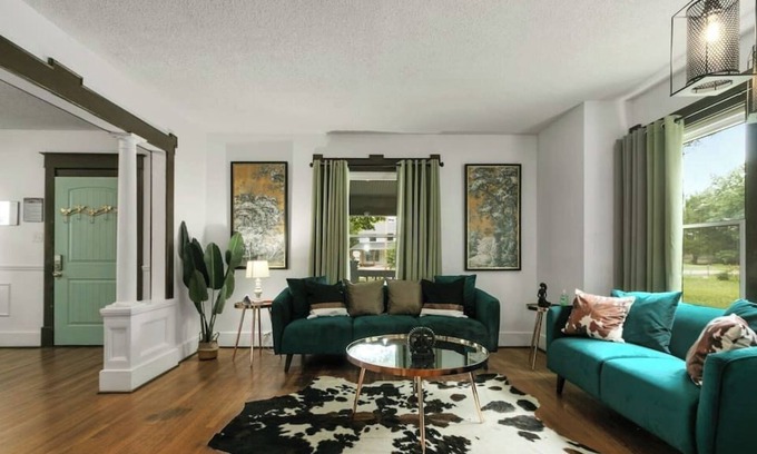 Belton House | Serene Modern Stylish 3BR Home King Beds