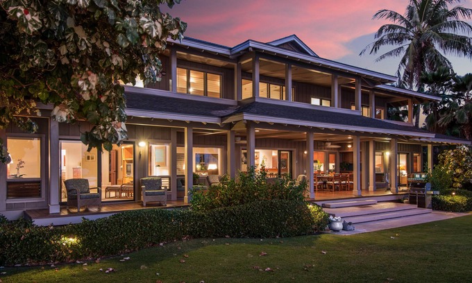 Kamuela House | Serene PUAKO BEACHFRONT ESTATE. All Oceanview bedrooms, Large Courtyard Pool.