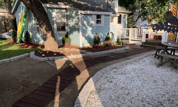 Wareham Center Cottage | Serene relaxing cottage steps to Swifts Beach