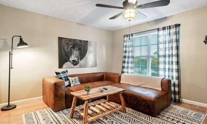 Sevierville House | Serene Retreat: Private Hot Tub, and Arcade!