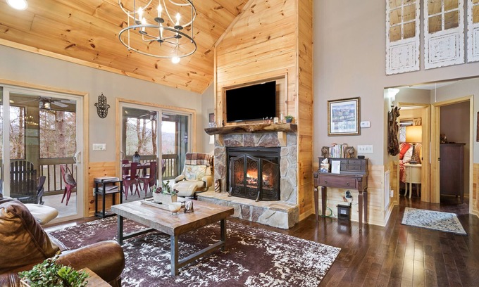 Blairsville House | Serene retreat with a hot tub, firepit, washer/dryer & seasonal mountain views