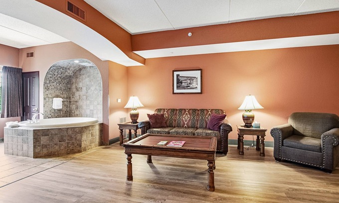 Wisconsin Dells Apartment | Serene river-view condo with in-room jetted tub & two fireplaces