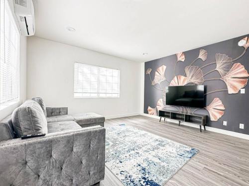 Calabasas House | Serene West Hills Studio Haven - WO2 - CAL