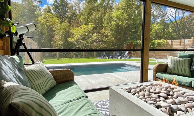 Kingsville House | Serene Wilderness Retreat w/Heated Pool & Sauna + Private Event Space