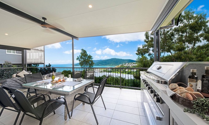Airlie Beach House | Serenity - 180 degree views of the Coral Sea and Conway National Park.