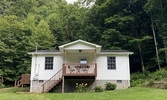 Roan Mountain Cottage | Serenity and Seclusion in Roan Mountain, TN
